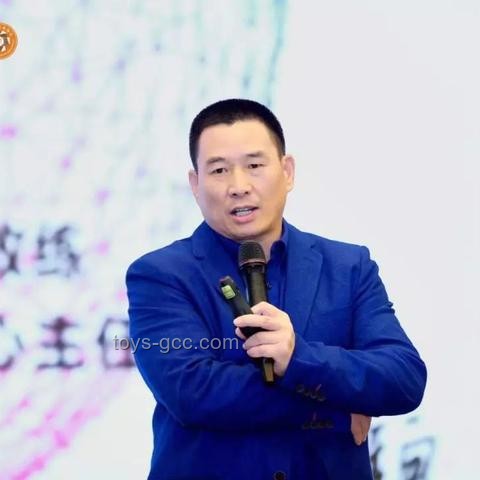 与孩子“站在一起”：青少年心理健康教育的关键一跃